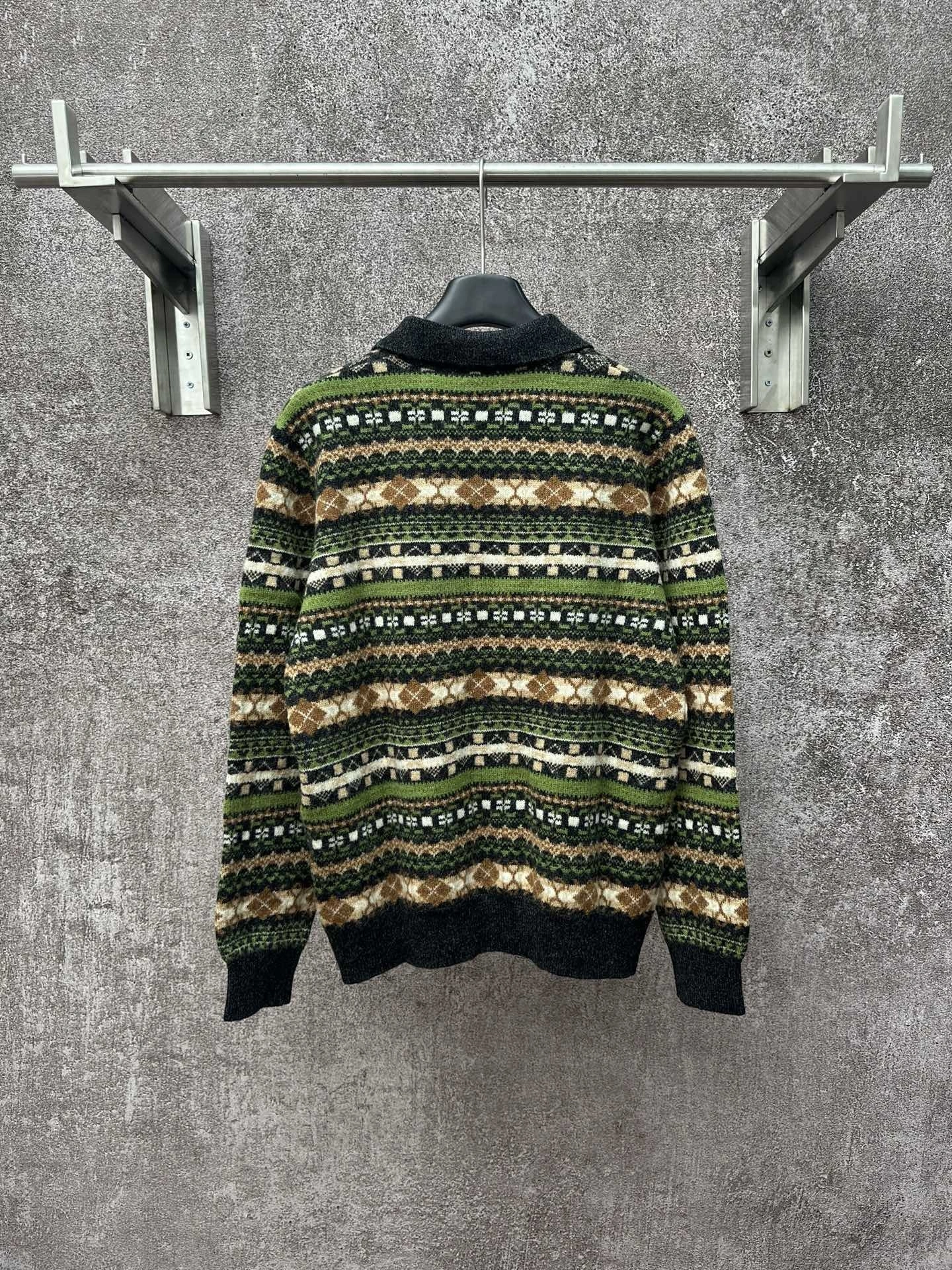 &wg.luxury-- 8o5w5 wool item: E-F431J1705